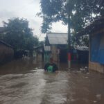 Banjir Setinggi Perut Orang Dewasa di Mekarsari, Kec. Tambun Selatan, Bekasi/FOTO:Difa