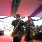 Kepala Dinas Pemberdayaan Masyarakat dan Desa Kab.Bekasi Kenakan Batik Gepyak/FOTO: Anti Albaqiya, Baladeka