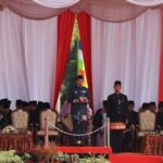 Pj Bupati Bekasi Dani Ramdan memimpin Apel Peringatan Hari Jadi Kabupaten Bekasi Ke-73 di Lapangan Plaza Pemkab Bekasi, Sukamahi Cikarang Pusat, pada Selasa (15/08/2023). FOTO : DANI MOSES/NEWSROOM